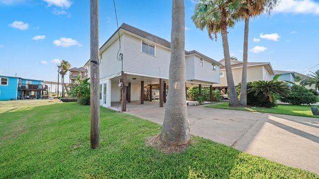 24 Kingfish Lane, Freeport, TX 77541