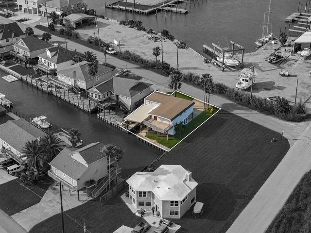 24 Kingfish Lane, Freeport, TX 77541