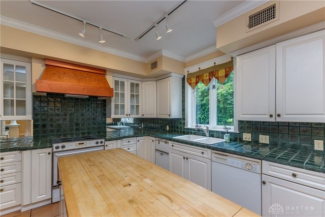 311 Dunnigan Drive, Vandalia, OH 45377