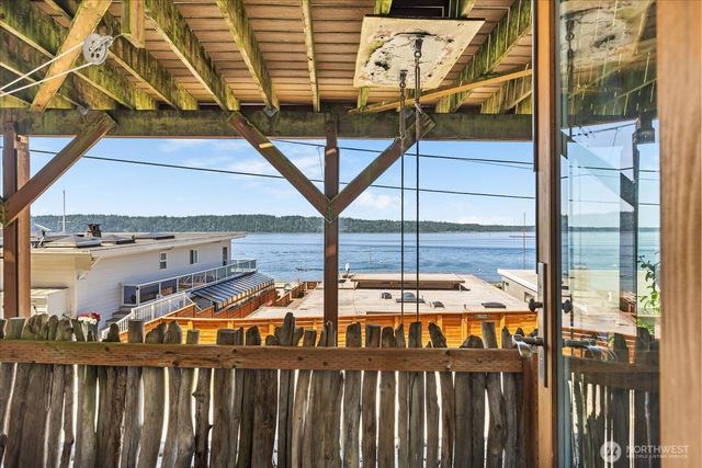 9607 66th Avenue NW, Tulalip, WA 98271
