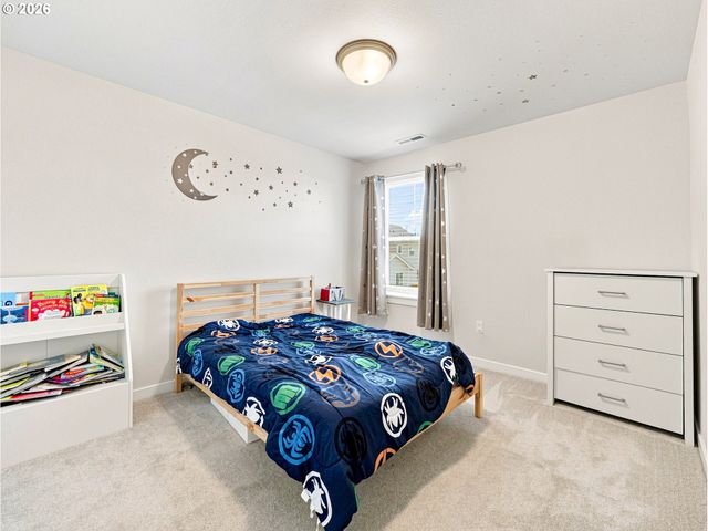 1198 N Sycamore St, Canby, OR 97013