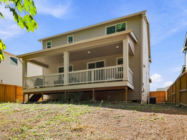 1198 N Sycamore St, Canby, OR 97013