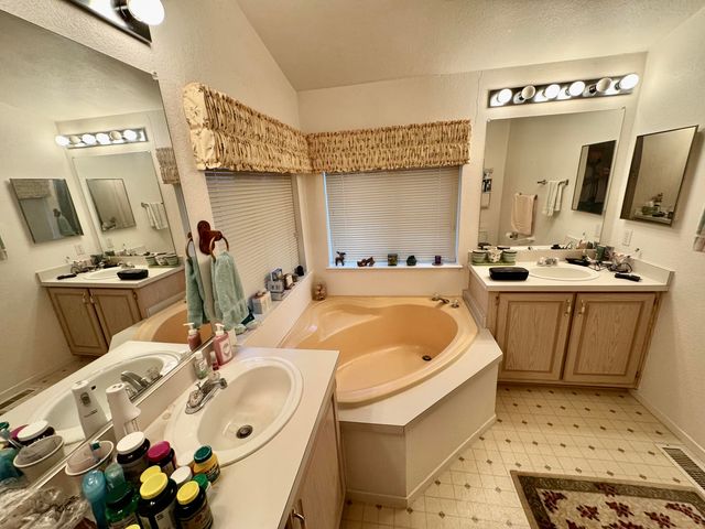 126 NW Wrightwood Circle, Grants Pass, OR 97526