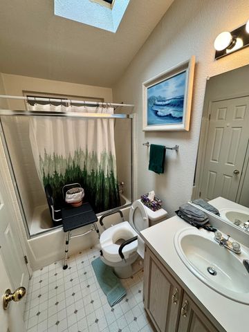 126 NW Wrightwood Circle, Grants Pass, OR 97526