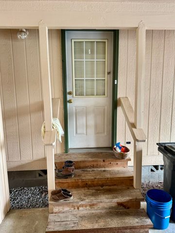 126 NW Wrightwood Circle, Grants Pass, OR 97526