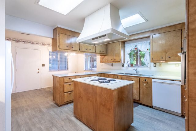 3040 Silver Street, Anderson, CA 96007