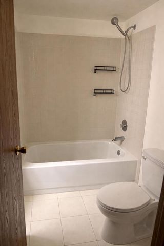 303 NEWPORT Lane C1, Bartlett, IL 60103