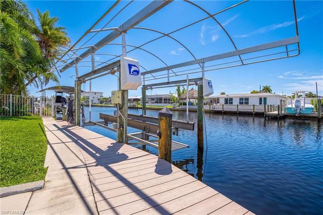 12088 Boat Shell DR, Matlacha Isles, FL 33991