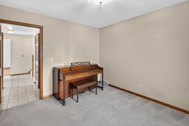 672 Alpine Circle, Heath, OH 43056