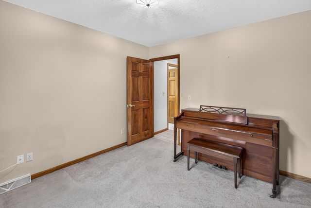 672 Alpine Circle, Heath, OH 43056