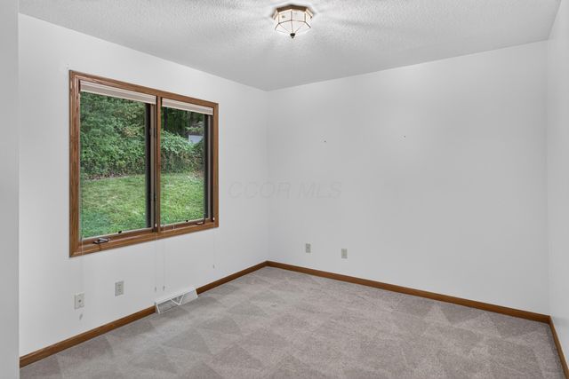 672 Alpine Circle, Heath, OH 43056