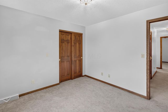 672 Alpine Circle, Heath, OH 43056