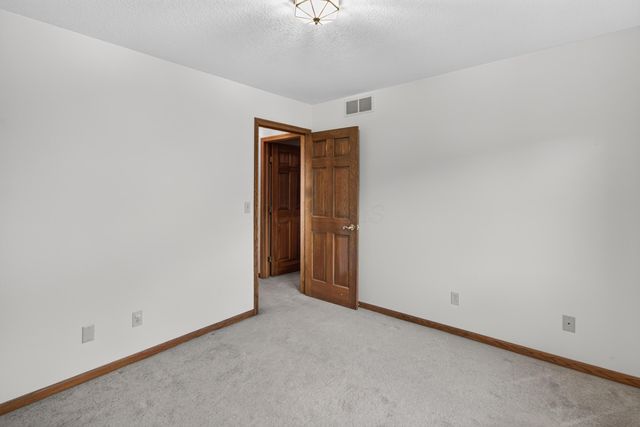 672 Alpine Circle, Heath, OH 43056