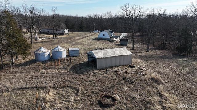 111 Kane Lane, High Hill, MO 63350