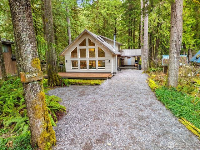 7077 Austin Pass Road, Glacier, WA 98244