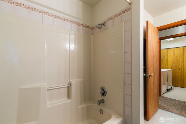 7077 Austin Pass Road, Glacier, WA 98244