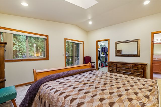 7077 Austin Pass Road, Glacier, WA 98244