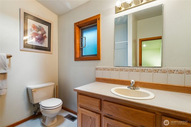 7077 Austin Pass Road, Glacier, WA 98244