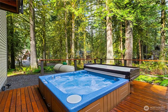 7077 Austin Pass Road, Glacier, WA 98244