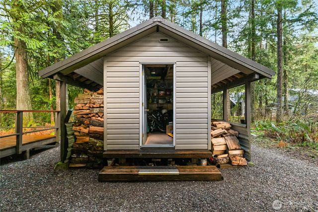 7077 Austin Pass Road, Glacier, WA 98244