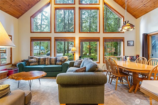 7077 Austin Pass Road, Glacier, WA 98244