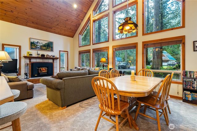 7077 Austin Pass Road, Glacier, WA 98244