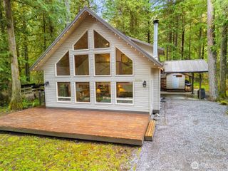 7077 Austin Pass Road, Glacier, WA 98244