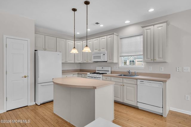 83 Huntington Drive, Jackson, NJ 08527