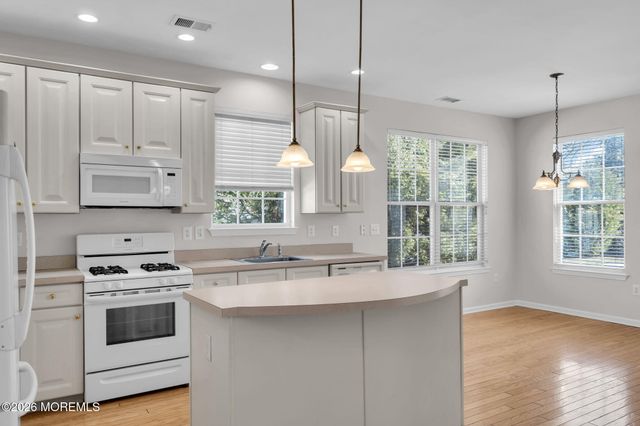 83 Huntington Drive, Jackson, NJ 08527