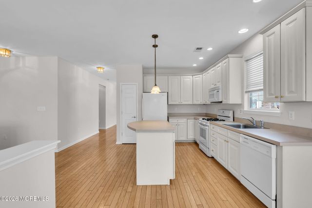 83 Huntington Drive, Jackson, NJ 08527