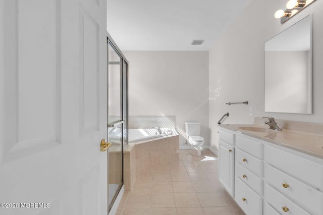 83 Huntington Drive, Jackson, NJ 08527