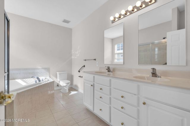 83 Huntington Drive, Jackson, NJ 08527