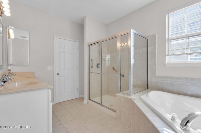 83 Huntington Drive, Jackson, NJ 08527