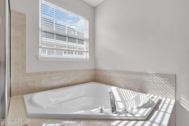 83 Huntington Drive, Jackson, NJ 08527