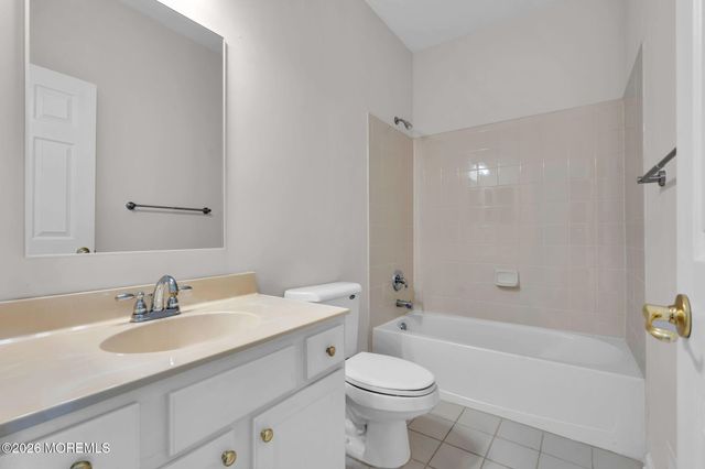 83 Huntington Drive, Jackson, NJ 08527