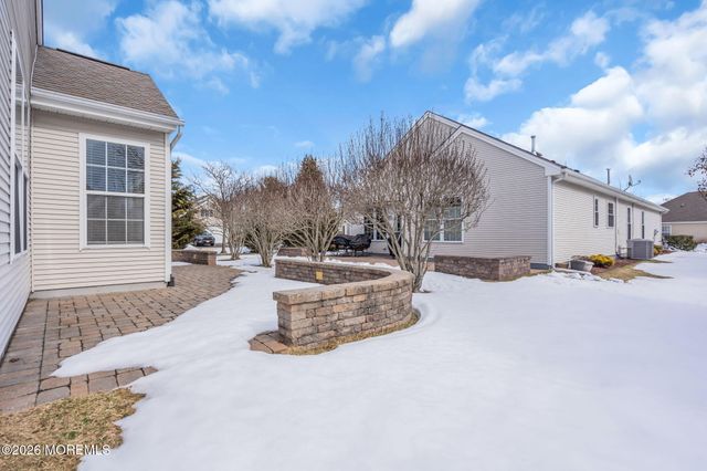 83 Huntington Drive, Jackson, NJ 08527