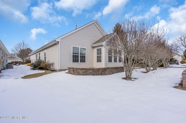 83 Huntington Drive, Jackson, NJ 08527