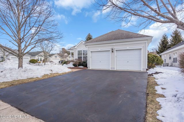 83 Huntington Drive, Jackson, NJ 08527