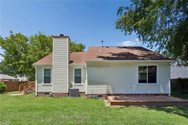 2 Wooded Hill DR, Hampton, VA 23669