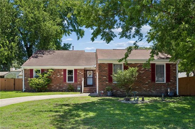 2 Wooded Hill DR, Hampton, VA 23669