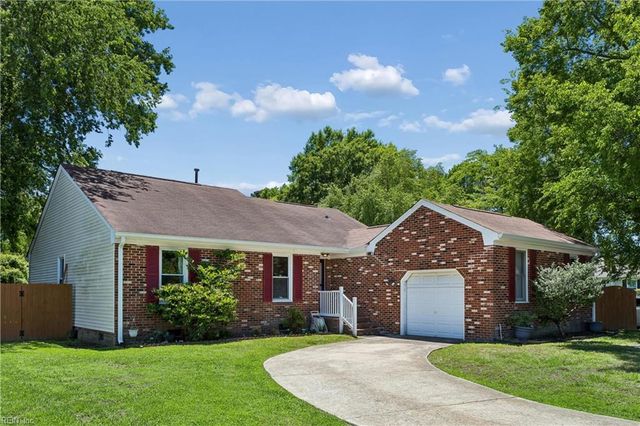 2 Wooded Hill DR, Hampton, VA 23669