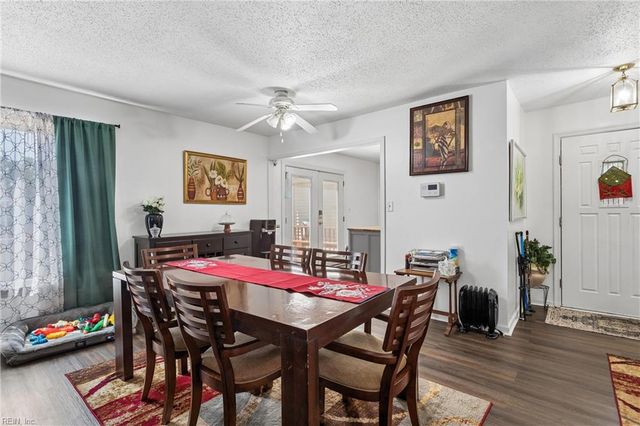 2 Wooded Hill DR, Hampton, VA 23669