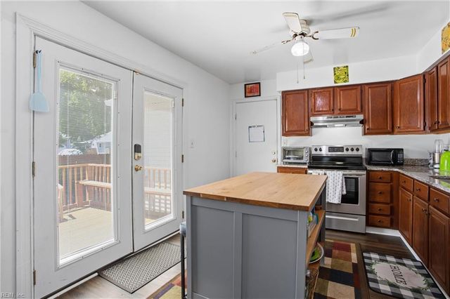 2 Wooded Hill DR, Hampton, VA 23669