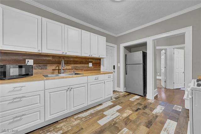 3234 Euclid Heights Boulevard Lower, Cleveland Heights, OH 44118