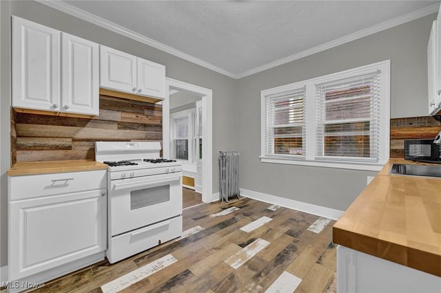 3234 Euclid Heights Boulevard Lower, Cleveland Heights, OH 44118