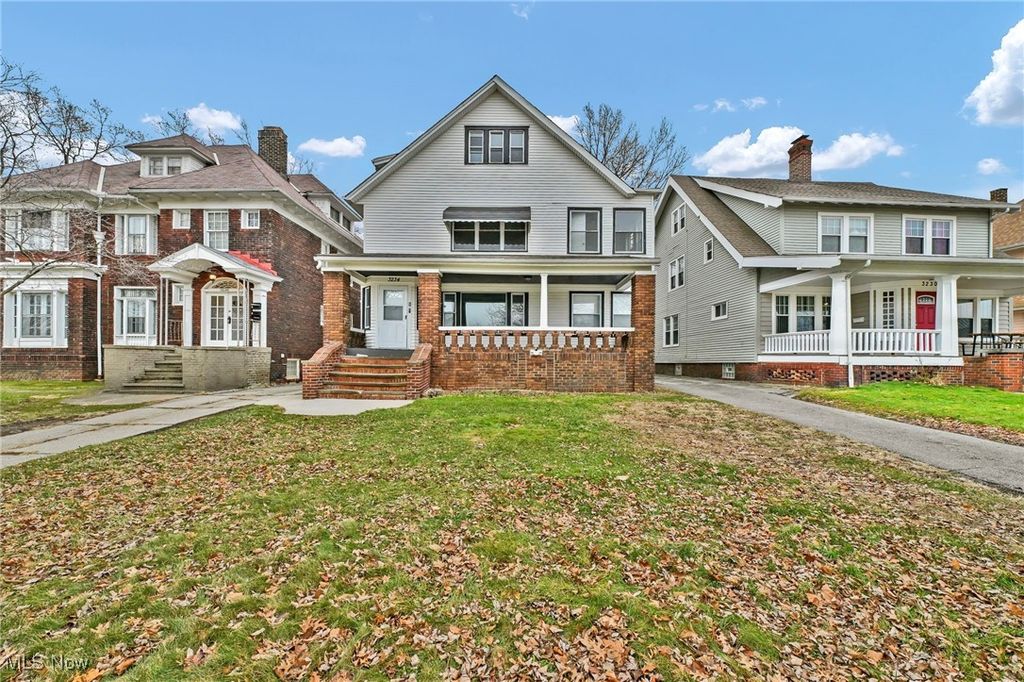 3234 Euclid Heights Boulevard Lower, Cleveland Heights, OH 44118
