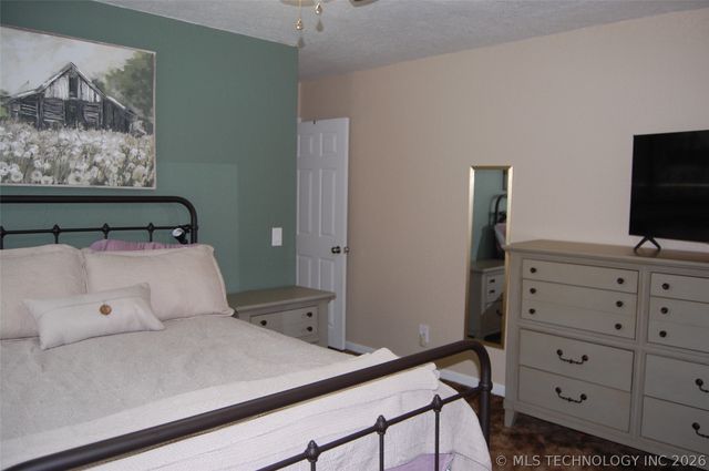 10390 Loblolly Road, Henryetta, OK 74437