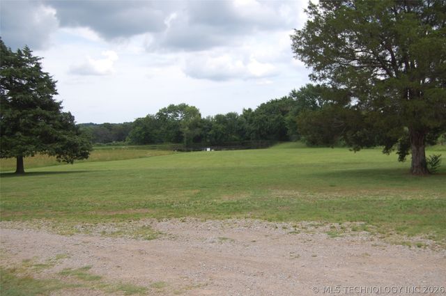 10390 Loblolly Road, Henryetta, OK 74437