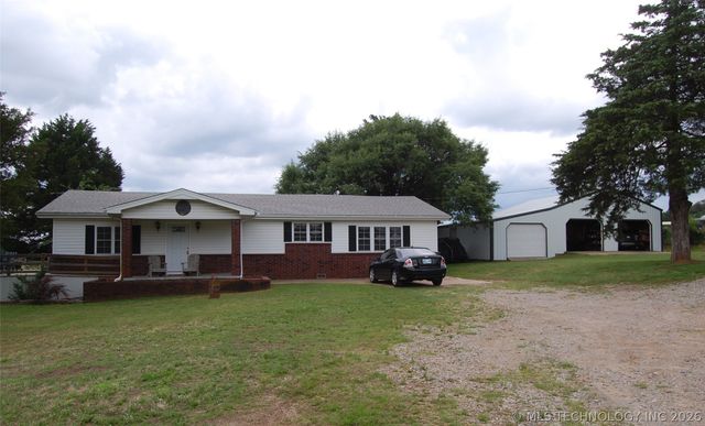 10390 Loblolly Road, Henryetta, OK 74437
