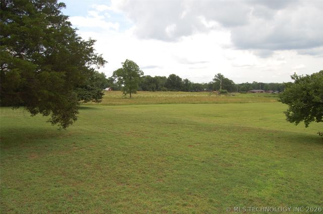 10390 Loblolly Road, Henryetta, OK 74437
